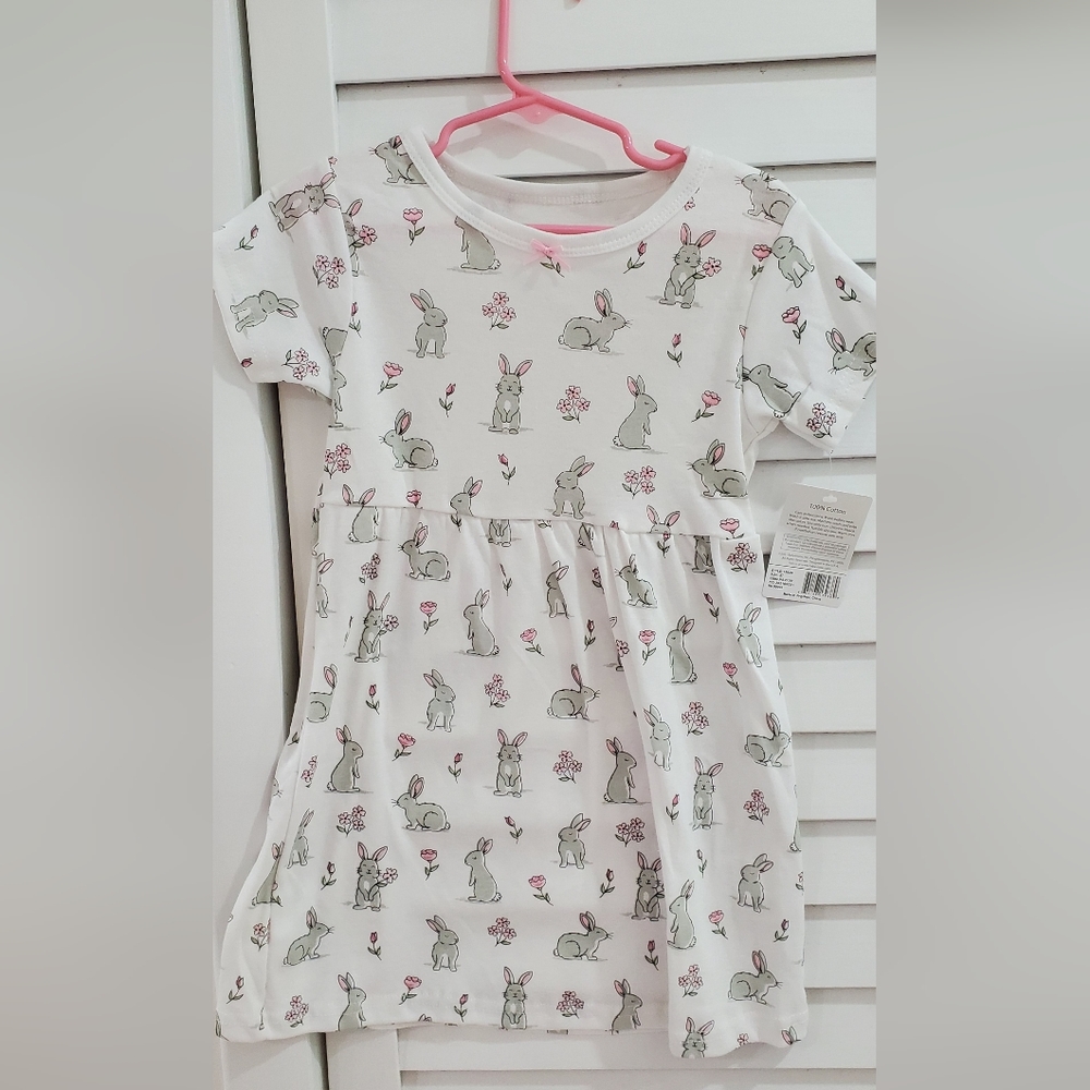 5T bunny dress. New..not worn. Runs small